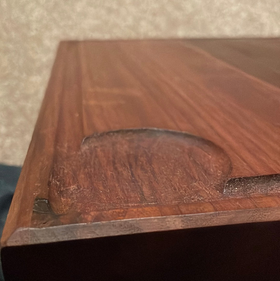 Carving Board with grooves